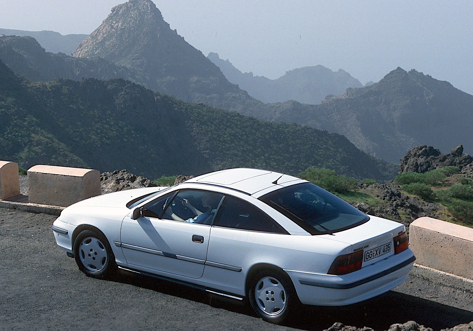 Opel Calibra photo 19