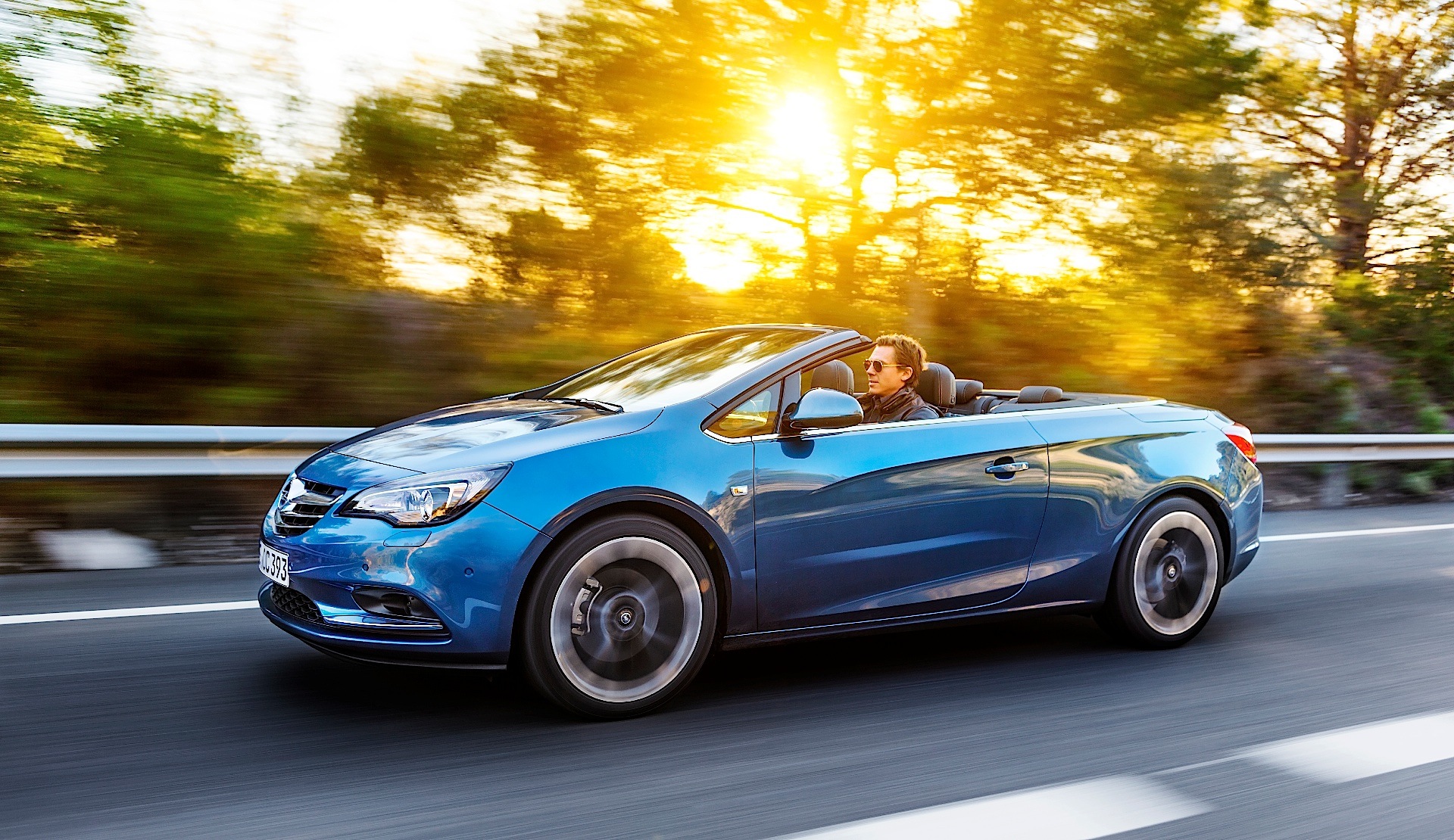 Opel Cascada photo 14