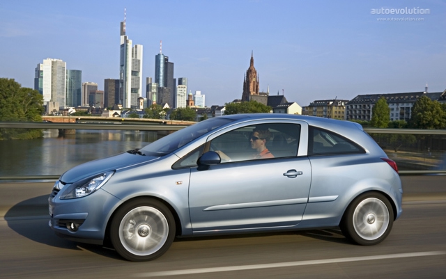 Opel Corsa 3 Doors Foto 4
