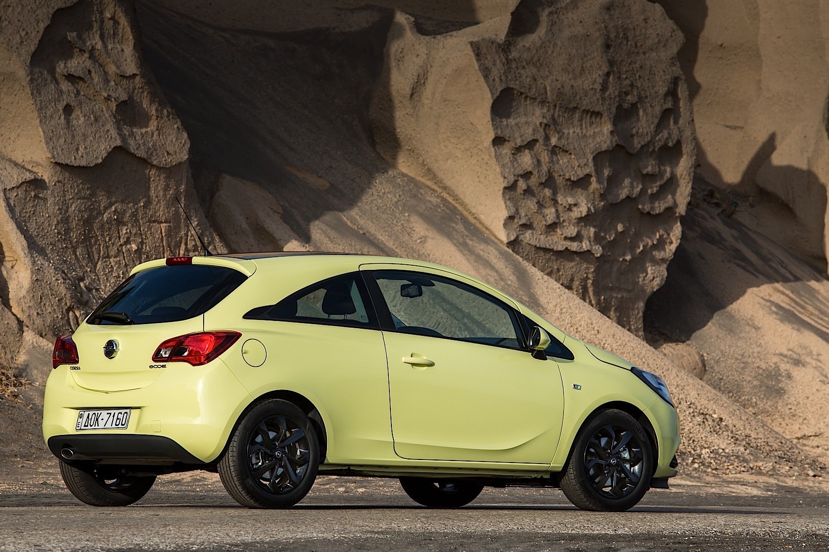 Opel Corsa 3 Doors photo 37