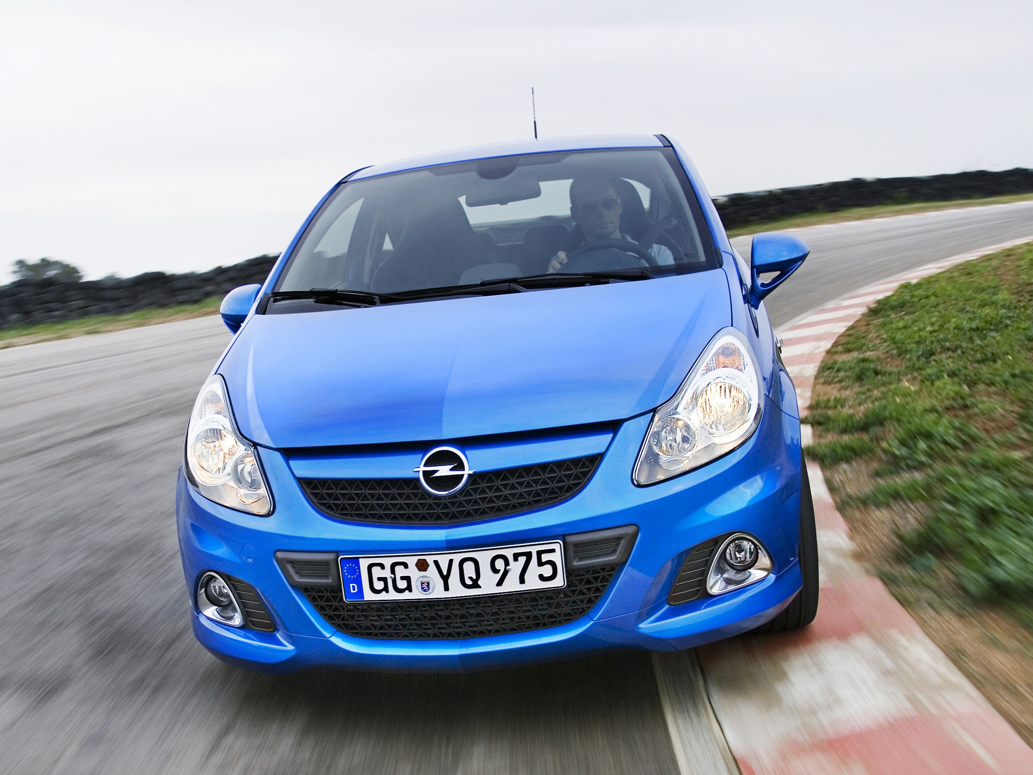 Opel Corsa Opc photo 12