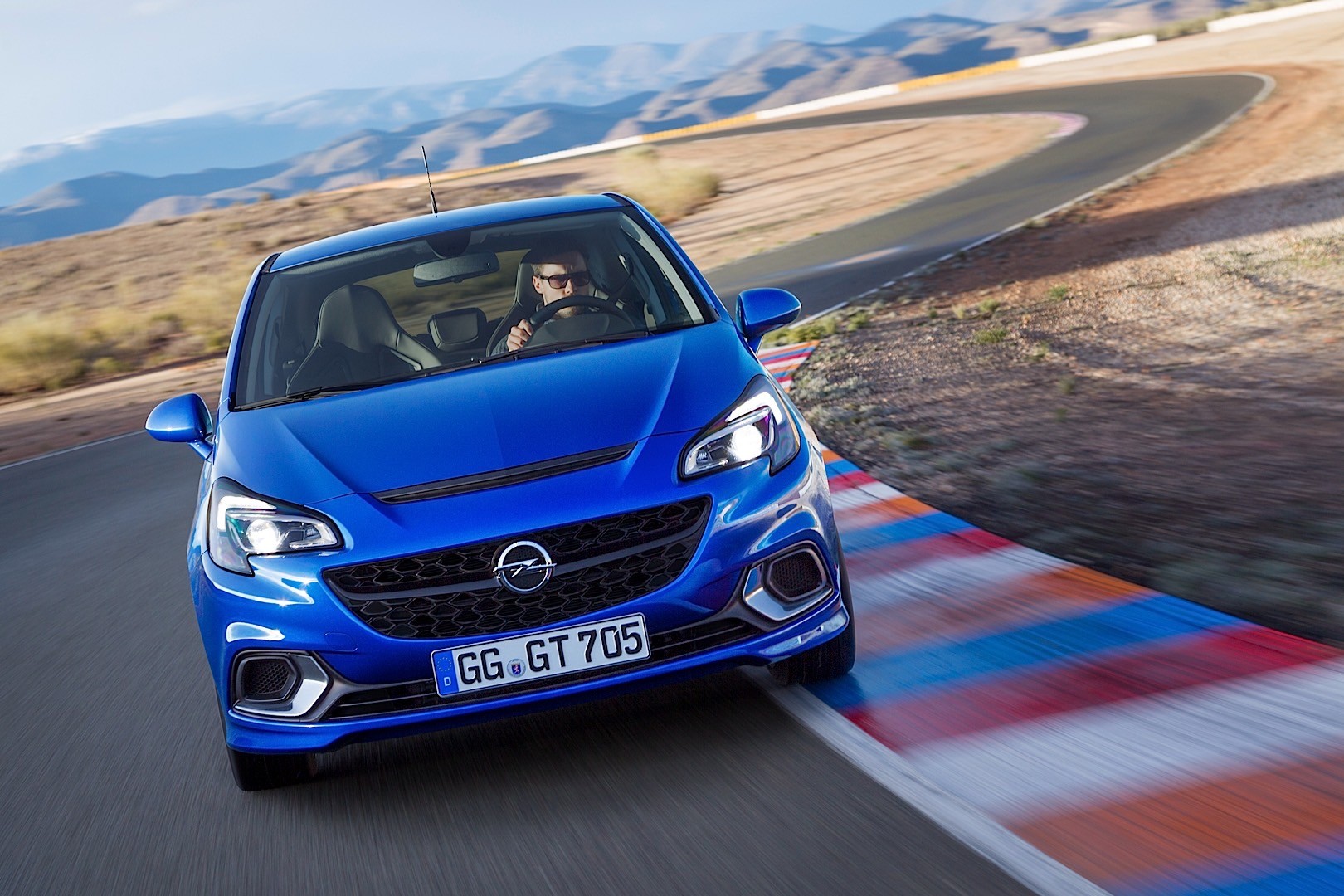 Opel Corsa Opc photo 2