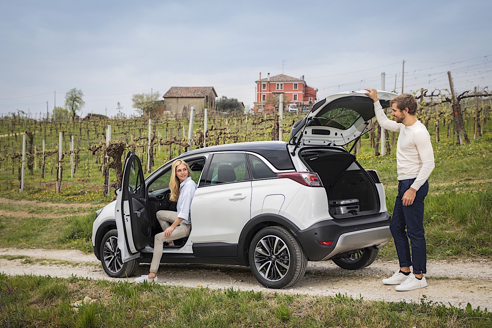 Opel Crossland photo 2