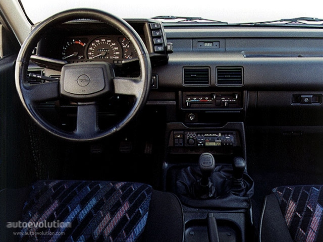 Opel Frontera foto 4