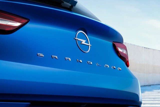 Opel Grandland photo 1