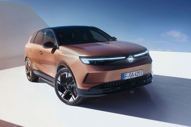 Opel Grandland photo 1