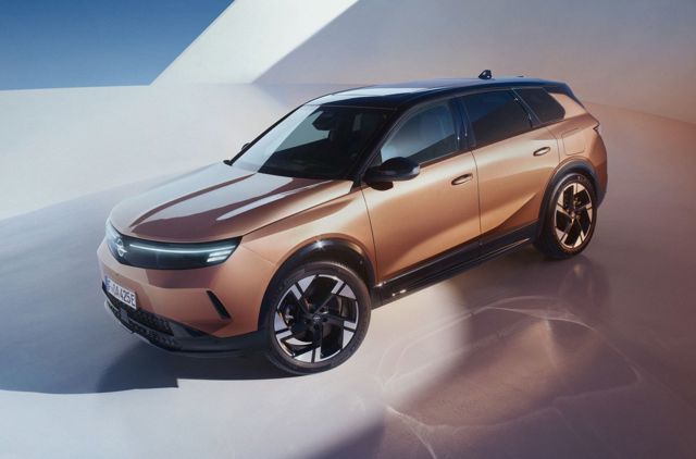 Opel Grandland photo 2