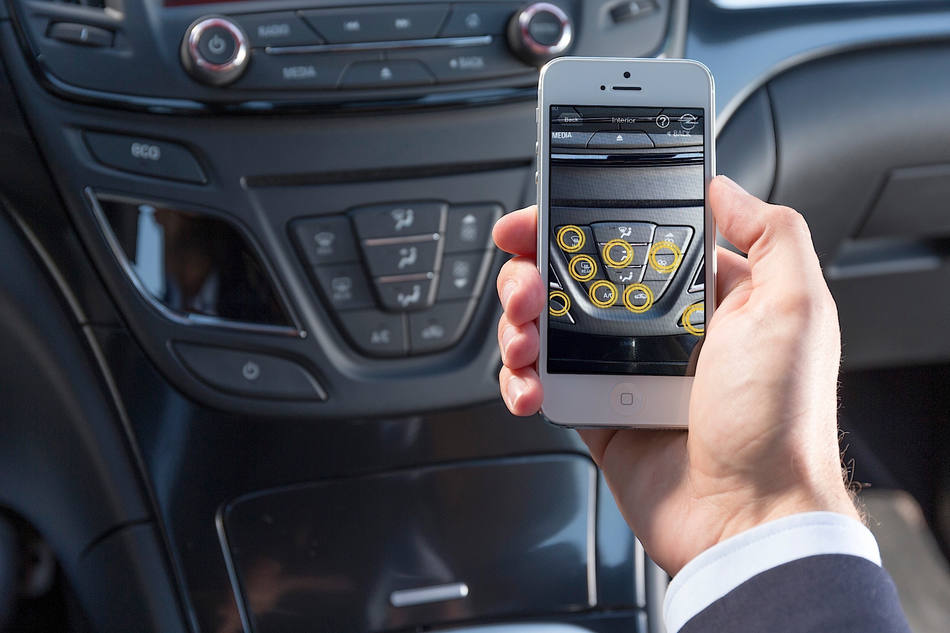 Opel Insignia Country Tourer photo 13