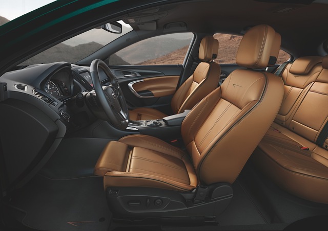 Opel Insignia Country Tourer photo 26
