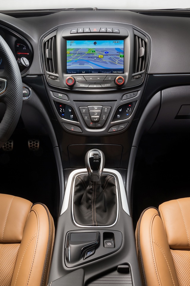 Opel Insignia Country Tourer photo 29