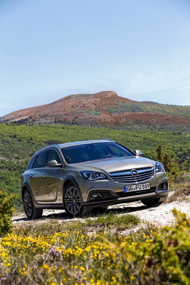 Opel Insignia Country Tourer photo 1