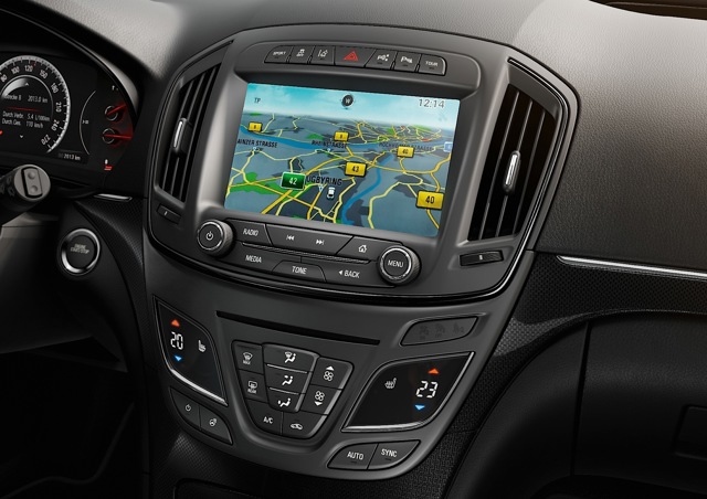 Opel Insignia Country Tourer photo 17