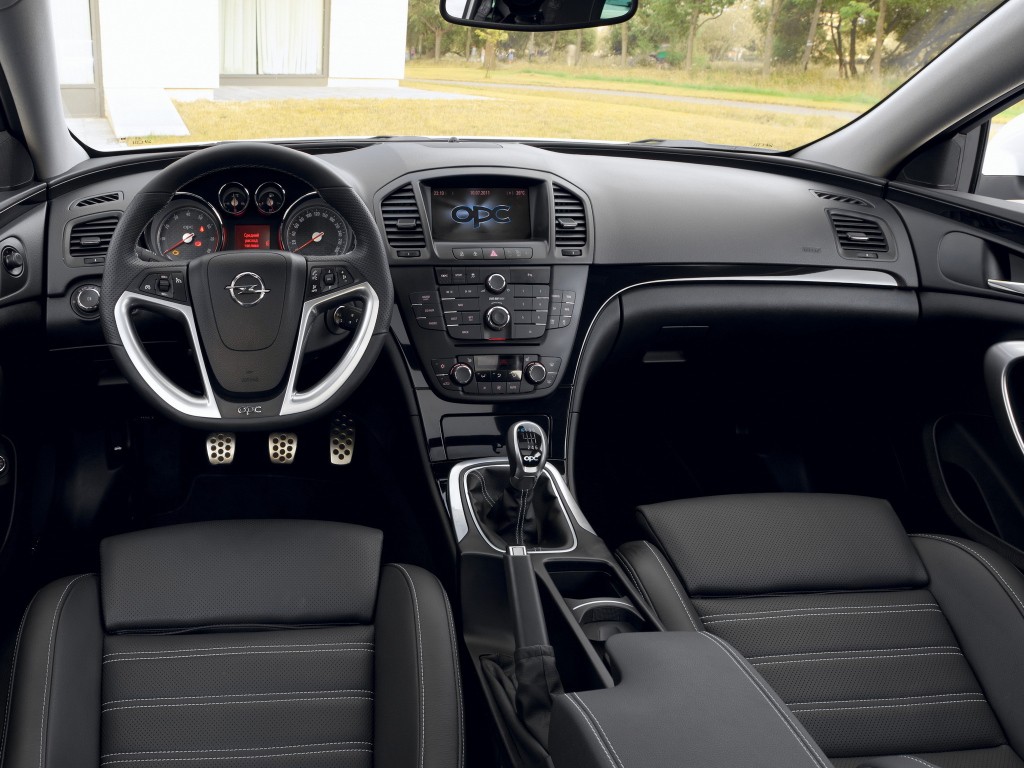 Opel Insignia Sports Tourer Opc photo 41
