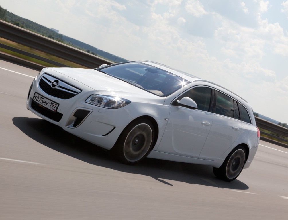 Opel Insignia Sports Tourer Opc photo 16