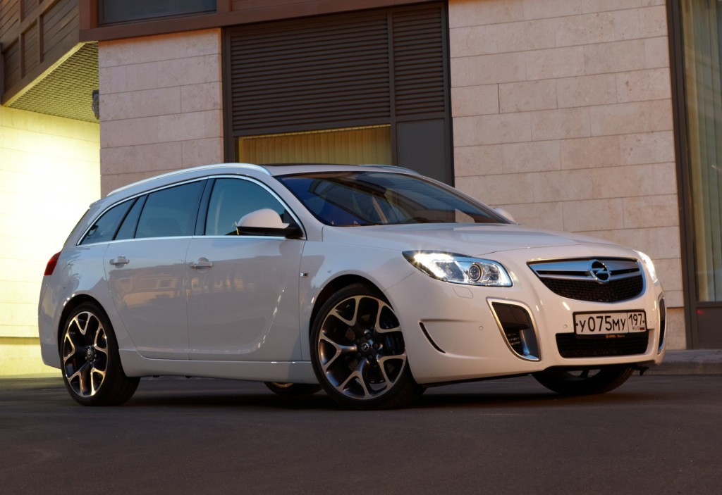 Opel Insignia Sports Tourer Opc photo 19