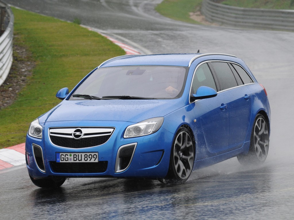 Opel Insignia Sports Tourer Opc photo 22