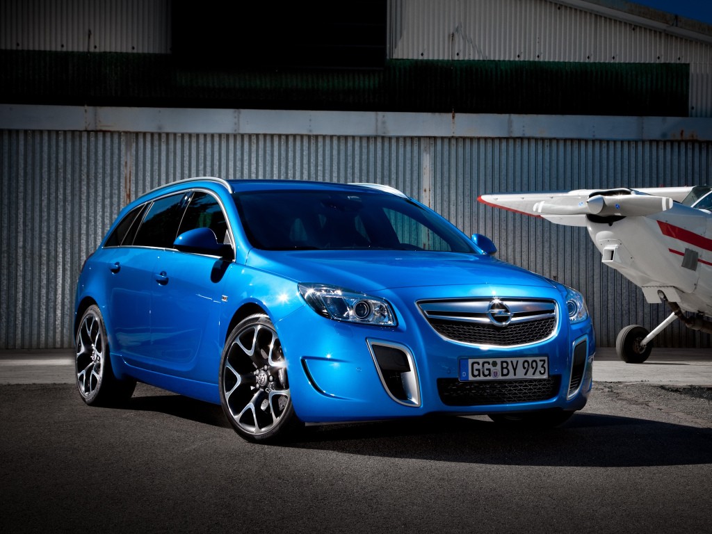 Opel Insignia Sports Tourer Opc photo 24