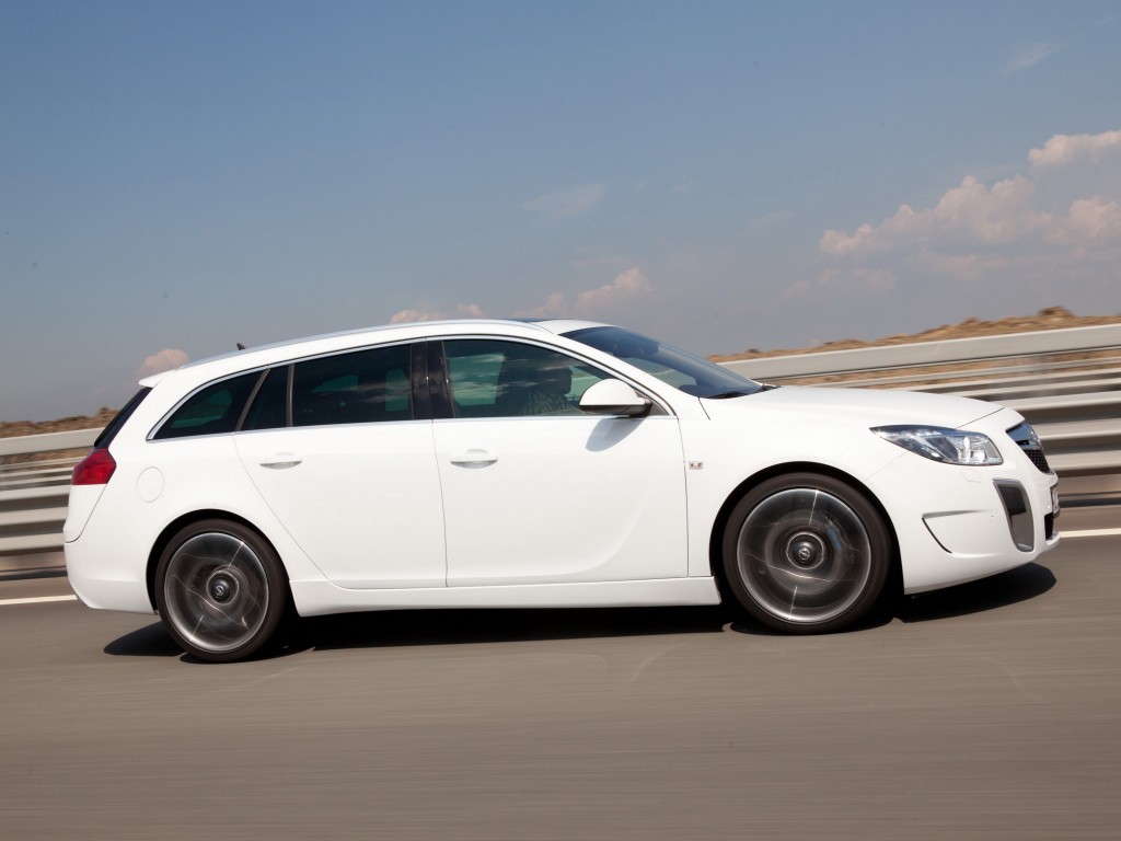 Opel Insignia Sports Tourer Opc photo 27