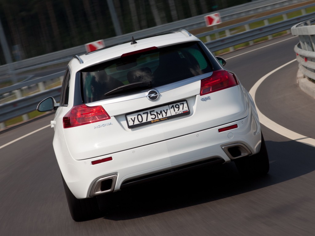 Opel Insignia Sports Tourer Opc photo 29