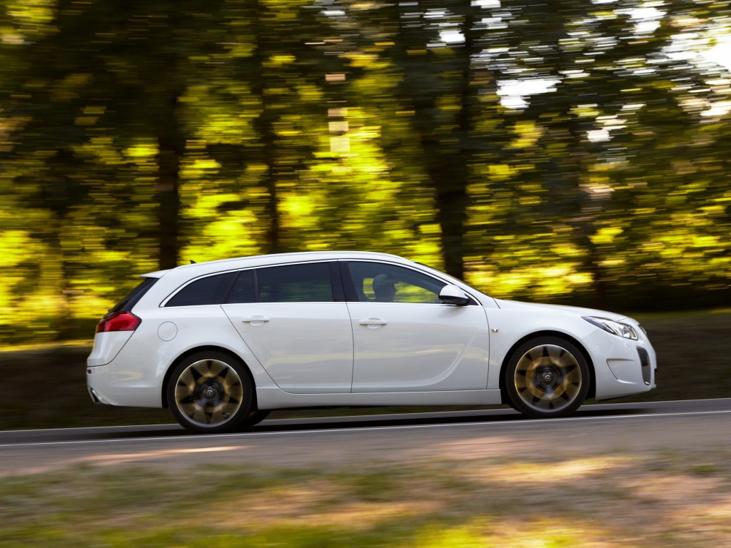 Opel Insignia Sports Tourer Opc photo 30