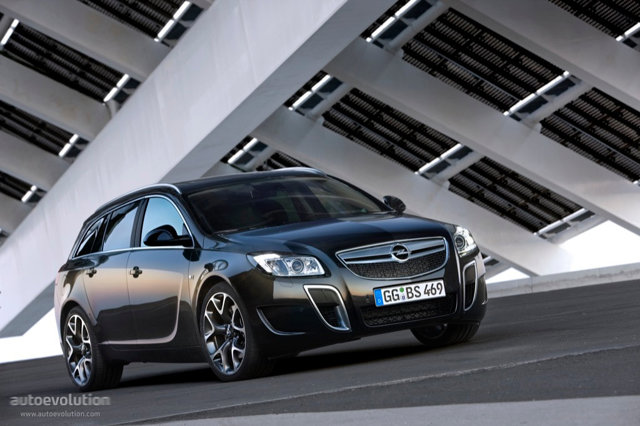 Opel Insignia Sports Tourer Opc photo 10
