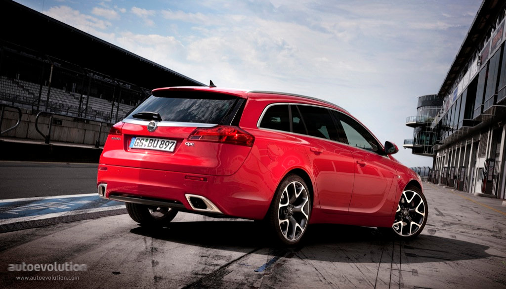 Opel Insignia Sports Tourer Opc photo 13