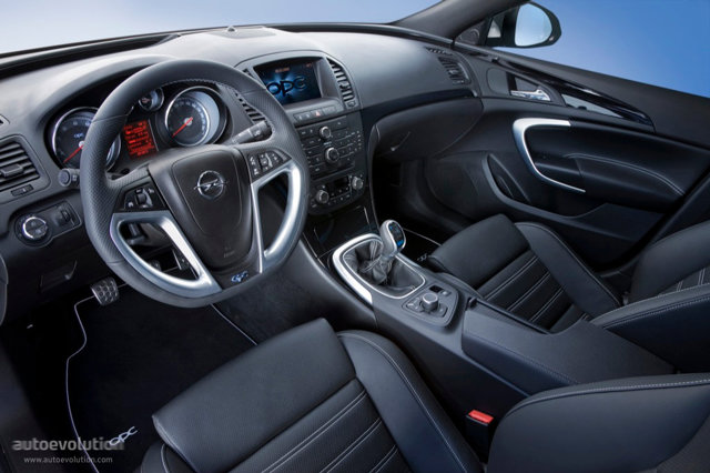 Opel Insignia Sports Tourer Opc photo 36