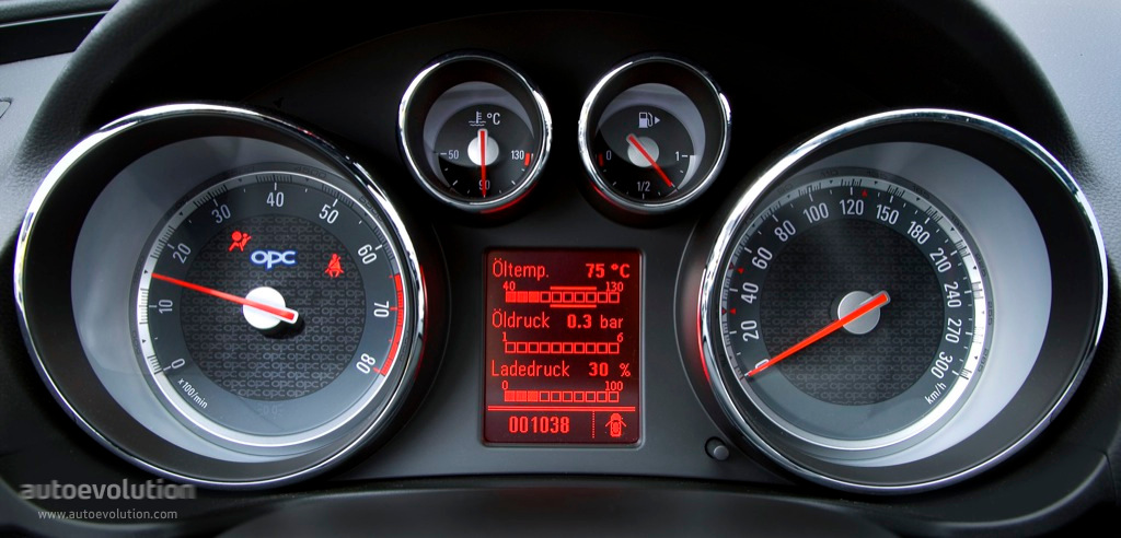 Opel Insignia Sports Tourer Opc photo 38