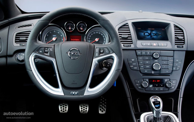 Opel Insignia Sports Tourer Opc photo 39