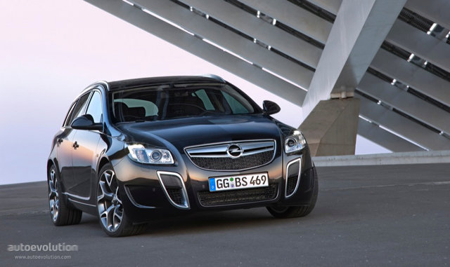 Opel Insignia Sports Tourer Opc photo 3