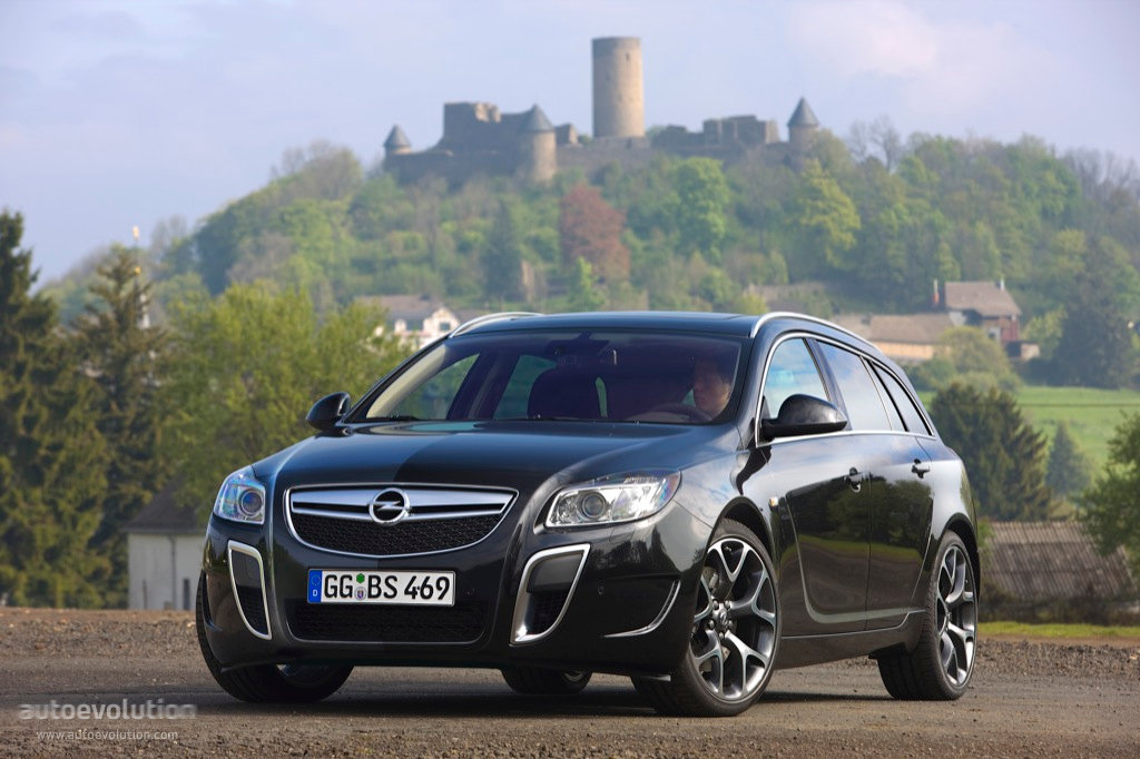 Opel Insignia Sports Tourer Opc photo 5