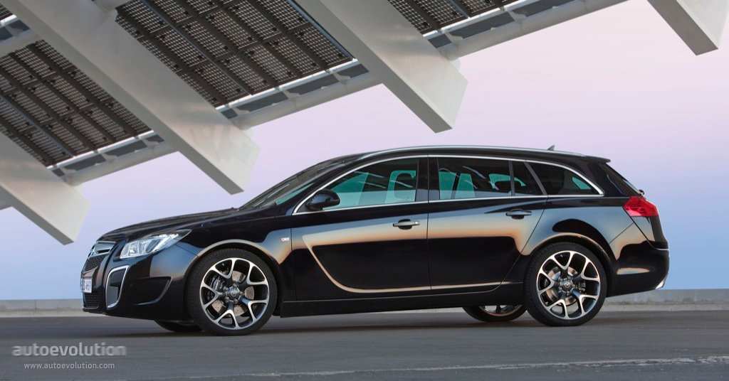Opel Insignia Sports Tourer Opc photo 9