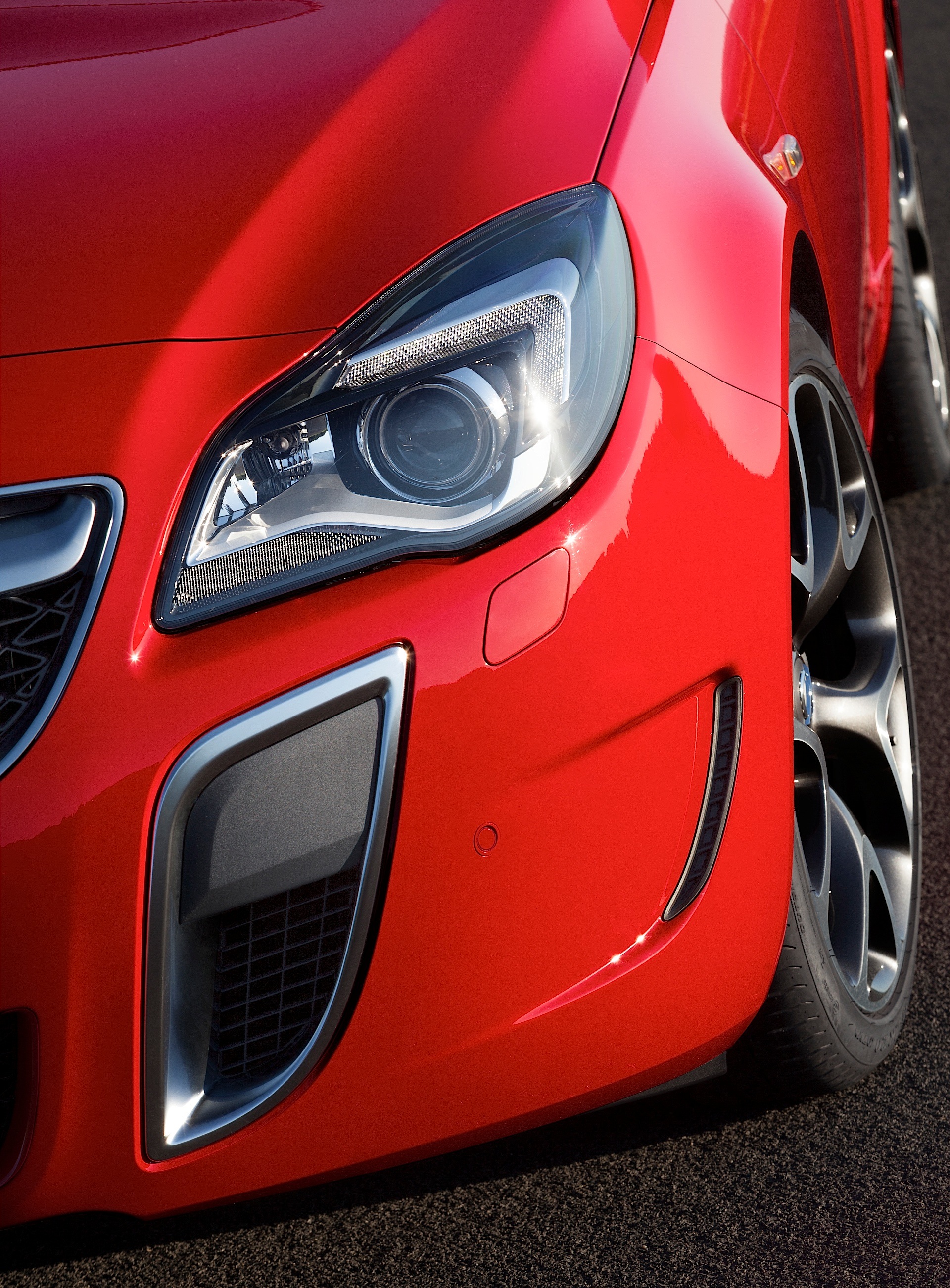 Opel Insignia Sports Tourer Opc photo 3