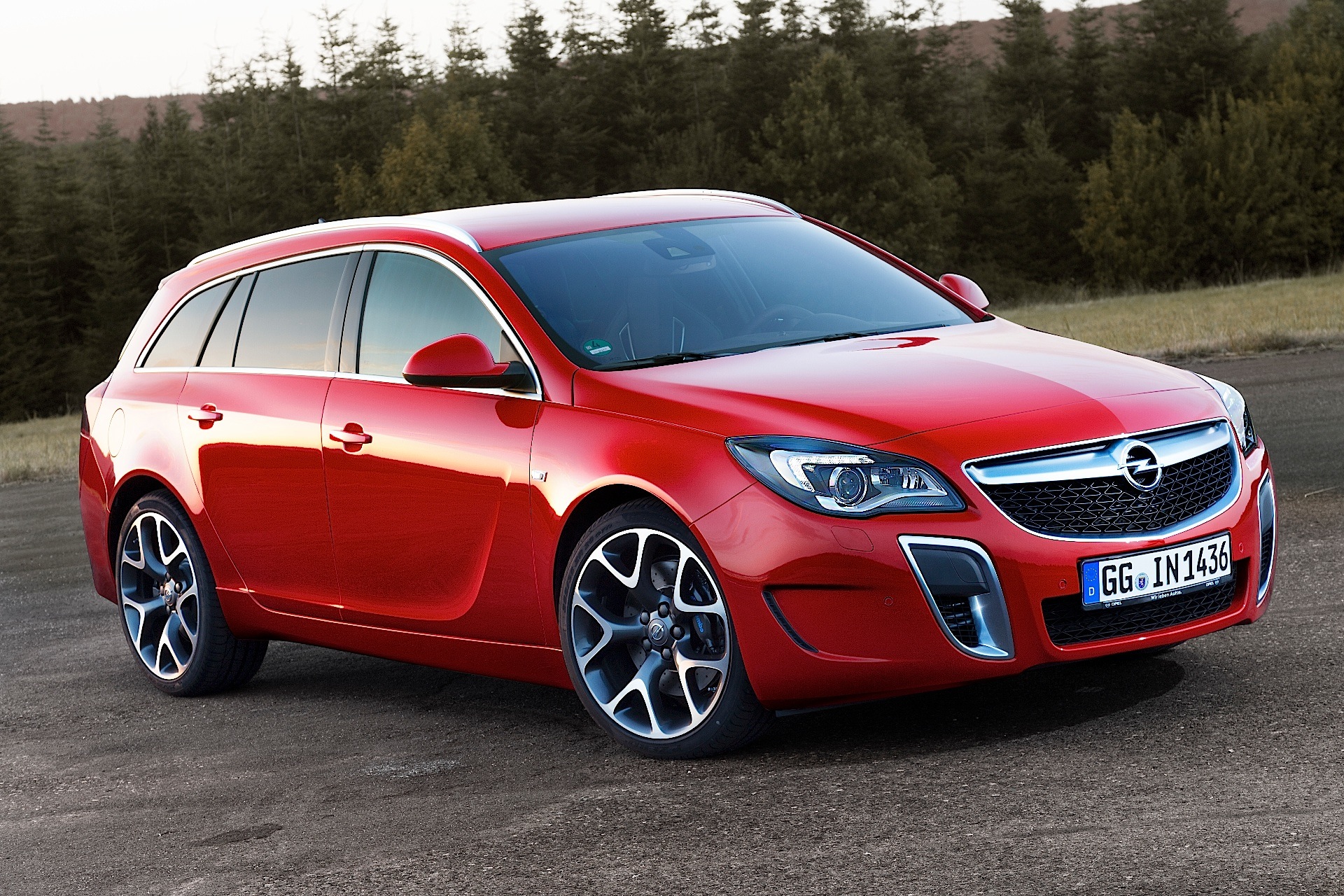Opel Insignia Sports Tourer Opc photo 5