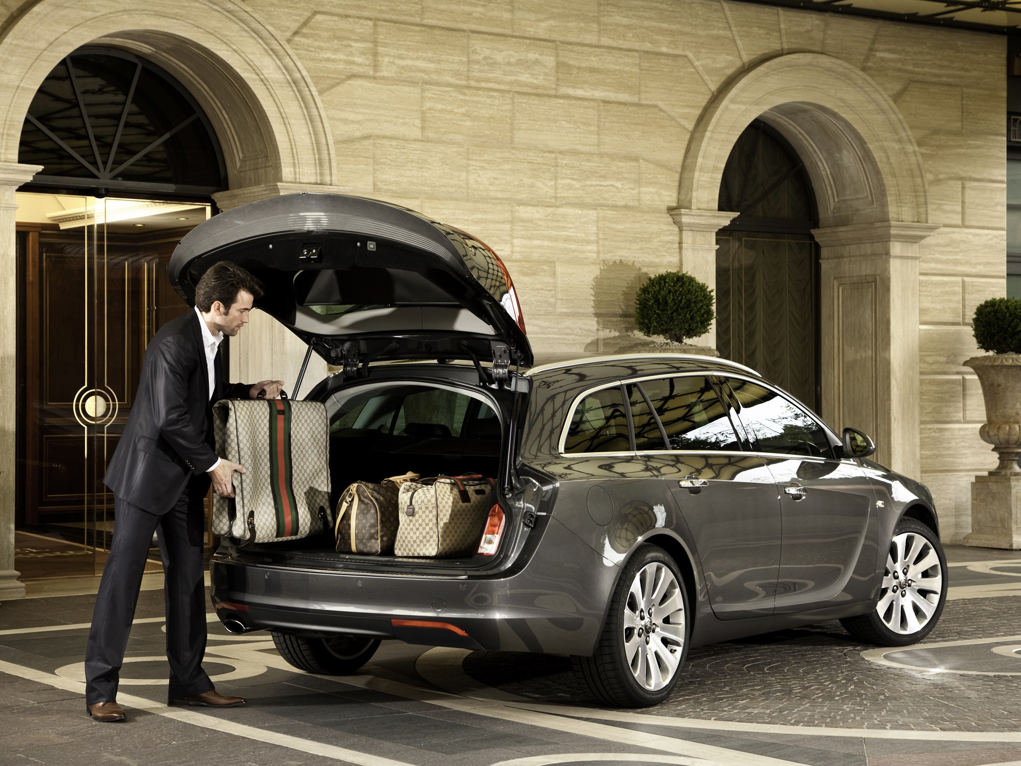 Opel Insignia Sports Tourer photo 38