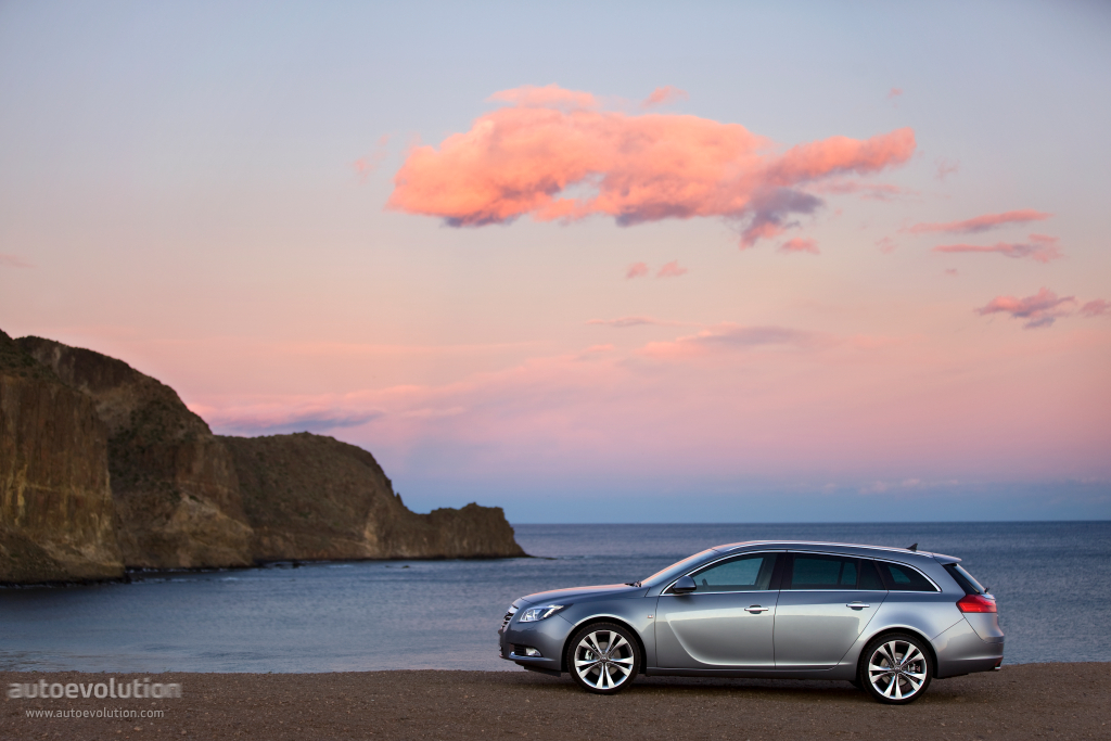 Opel Insignia Sports Tourer photo 10