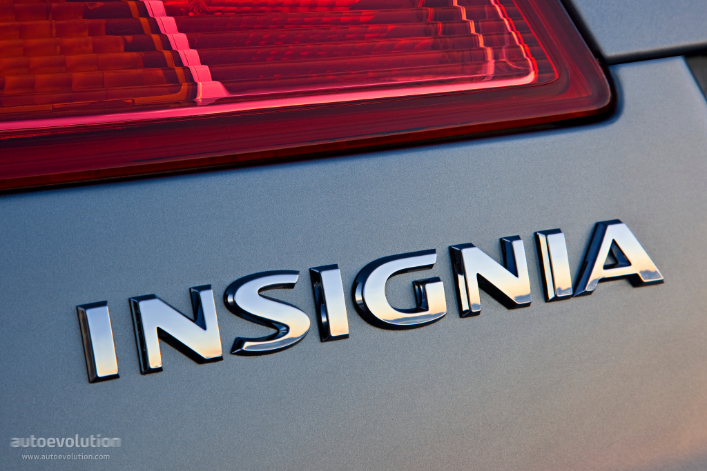 Opel Insignia Sports Tourer photo 11