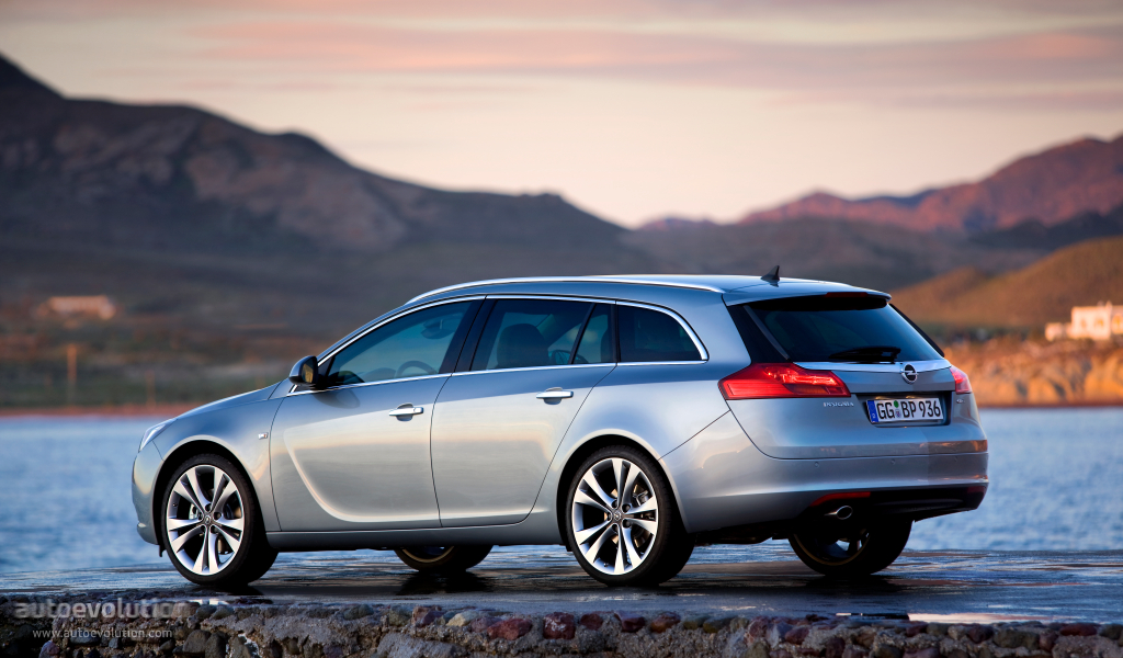 Opel Insignia Sports Tourer photo 14
