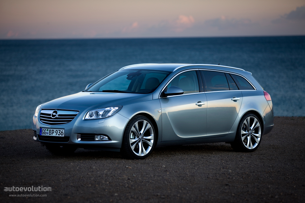 Opel Insignia Sports Tourer photo 4