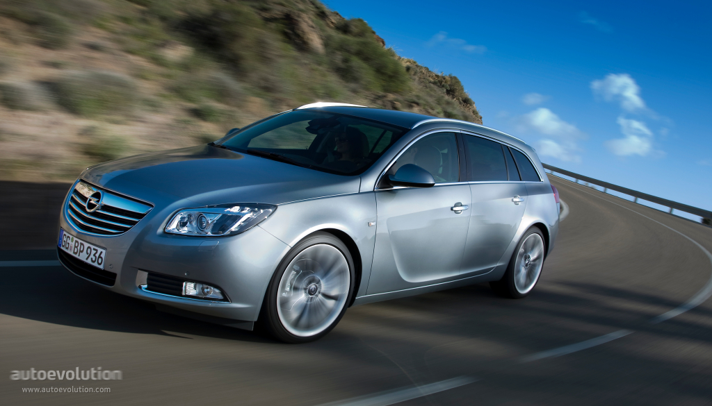 Opel Insignia Sports Tourer photo 9