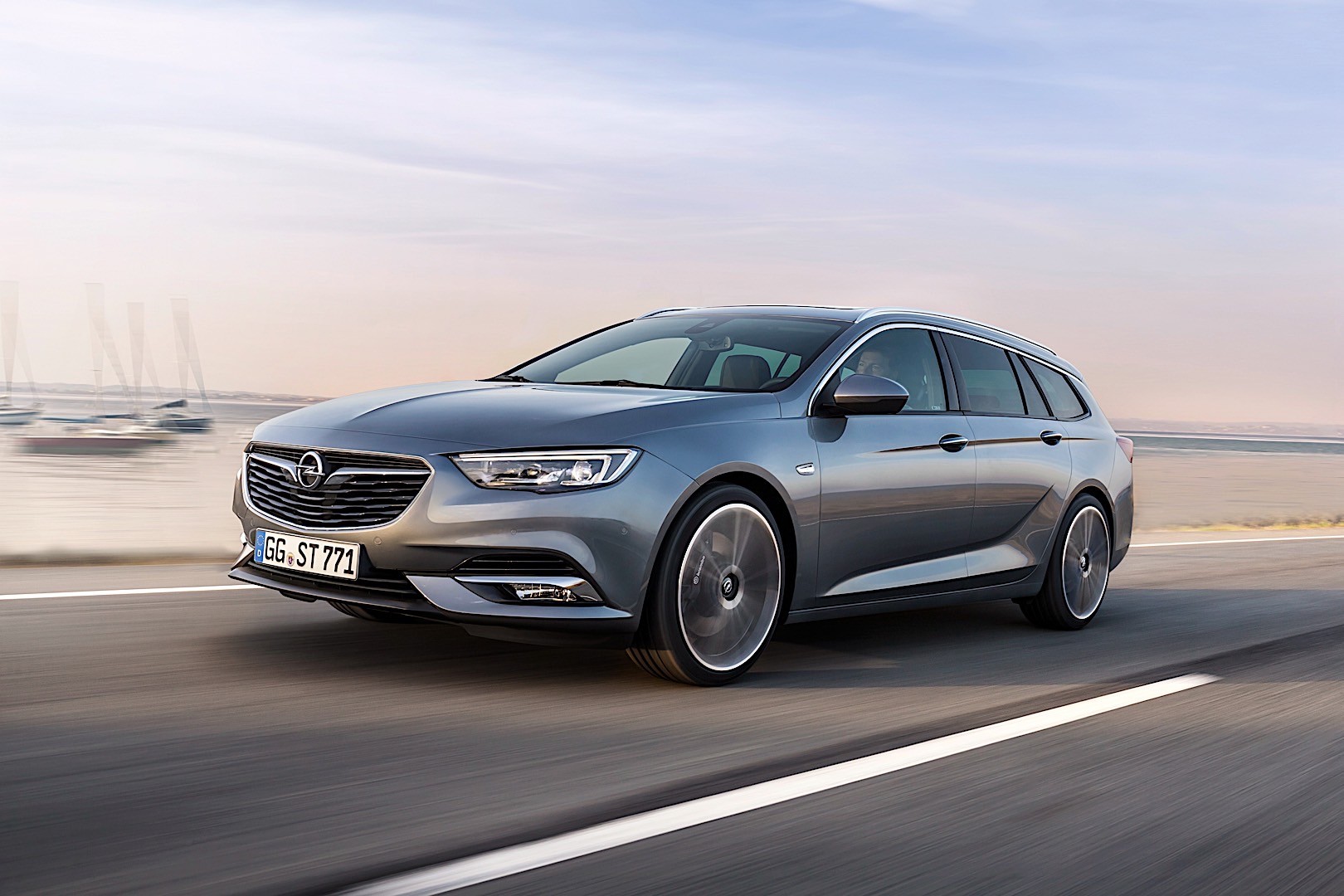 Opel Insignia Sports Tourer photo 7