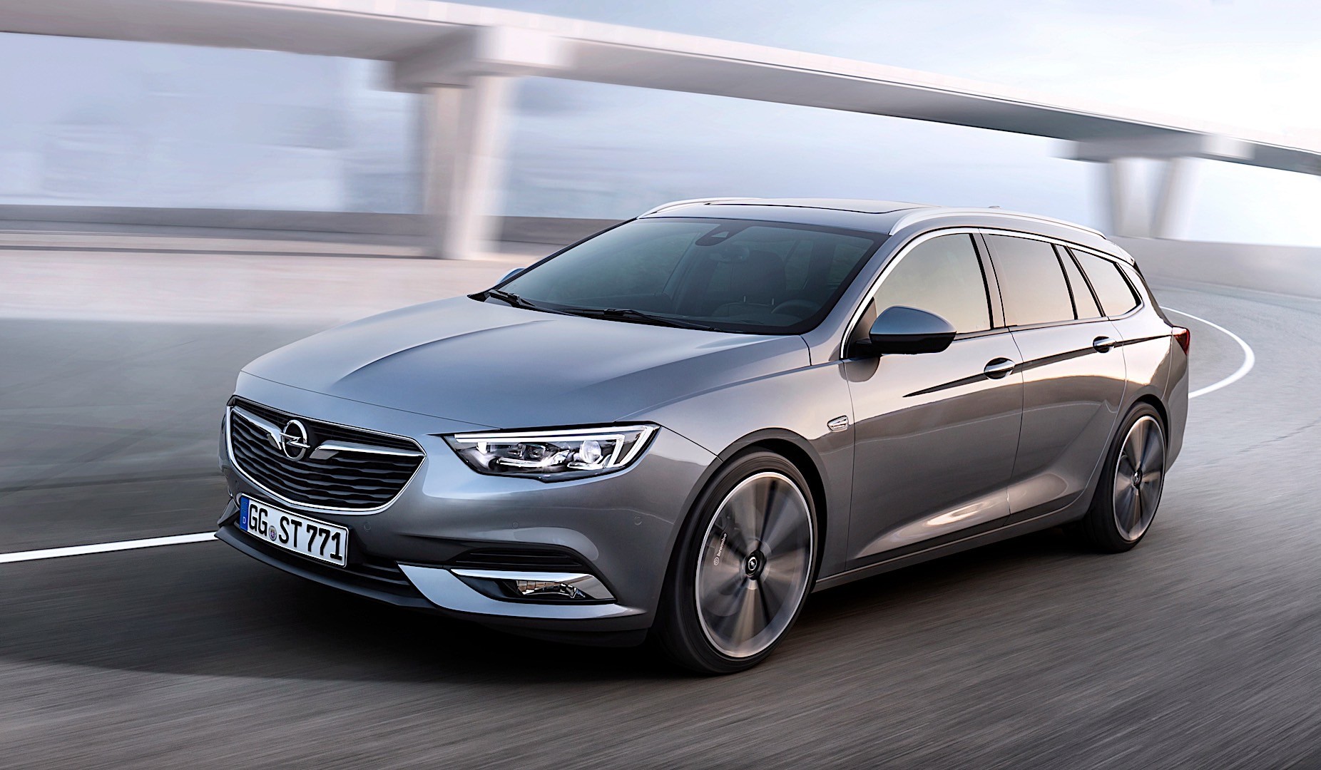 Opel Insignia Sports Tourer photo 8
