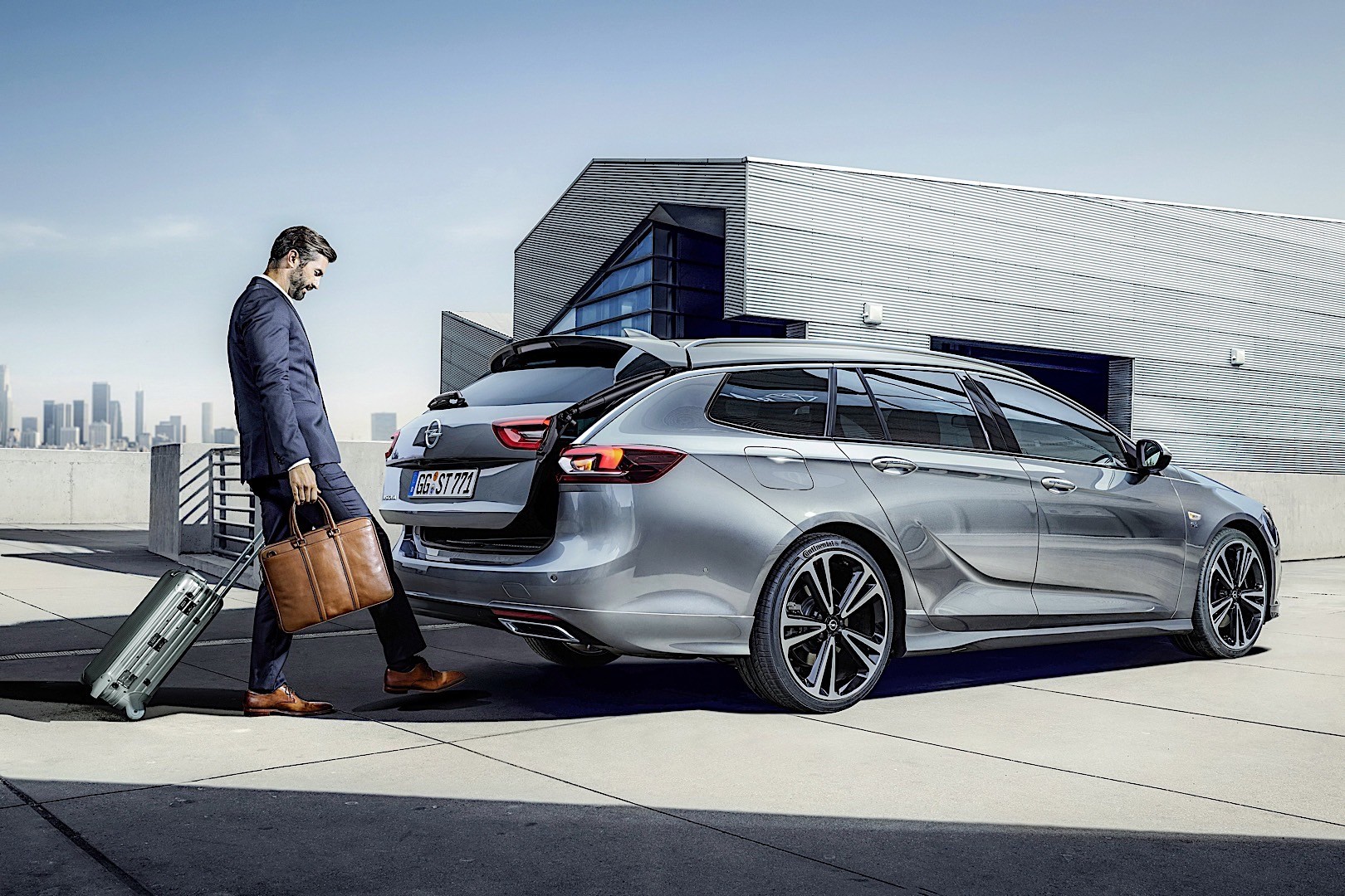Opel Insignia Sports Tourer photo 5