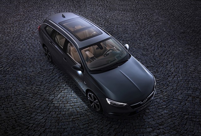 Opel Insignia Sports Tourer photo 6