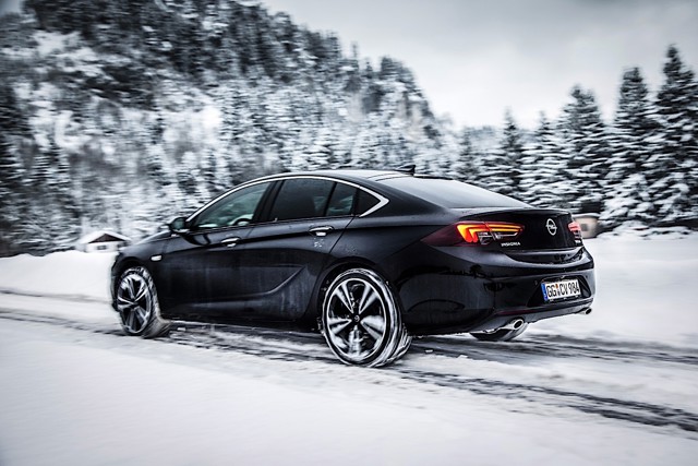 Opel Insignia foto 8