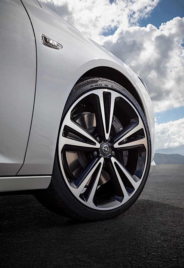 Opel Insignia foto 14