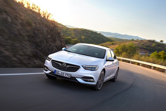 Opel Insignia foto 16