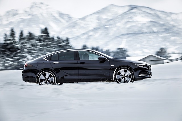 Opel Insignia foto 17