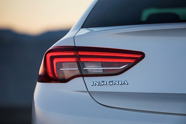 Opel Insignia foto 18