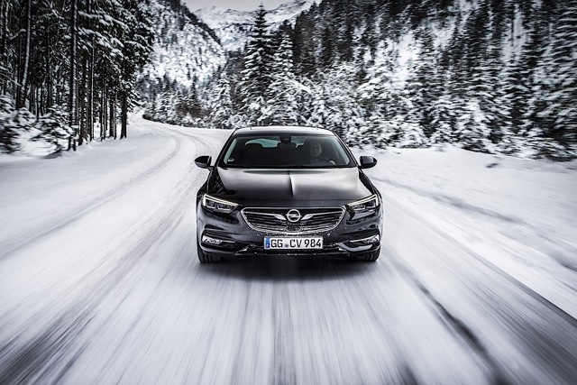 Opel Insignia foto 1